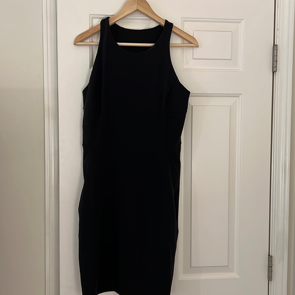 Lululemon Slim Fit Above the Knee Dress, size 8